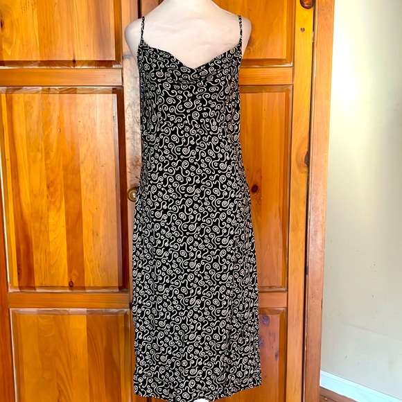 Reformation Elegant Black and White Cowl Neck Swirl Dress Sz Small - Picture 5 of 6